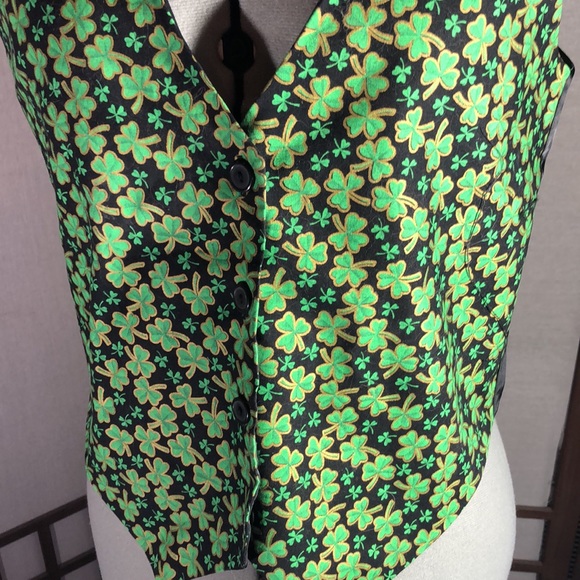 111 Main St. Patty‘s Day vest, fully lined in black shiny material. Med. - Picture 2 of 7